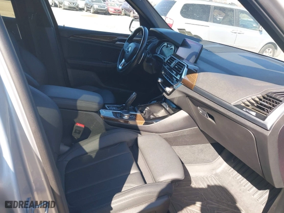2019 BMW X3 xDrive30i with VIN 5UXTR9C55KLP84948, listed as a IAAI auction lot 41697979 with 107,537 mi miles. Bid and sale history available at carsss.com. Image 5.