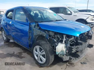 2022 Nissan Kicks S with VIN 3N1CP5BV8NL504422, listed as a IAAI auction lot 41433680 with 61,647 mi miles. Bid and sale history available at carsss.com. Image 1.