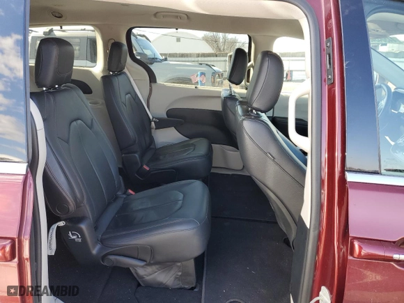 2018 Chrysler Pacifica Touring L with VIN 2C4RC1BG8JR124085, listed as a Copart auction lot 44564345 with NaN miles and Salvage Title. Bid and sale history available at carsss.com. Image 11.