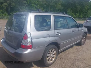 2008 Subaru Forester X with VIN JF1SG65638H722196, listed as a IAAI auction lot 42137812 with 176,065 mi miles and . Bid and sale history available at DreamBid. Image 4.