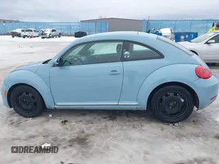 2012 Volkswagen Beetle 2.5L PZEV with VIN 3VWJP7AT7CM605780, listed as a IAAI auction lot 41142616 with 177,768 mi miles. Bid and sale history available at carsss.com. Image 15.