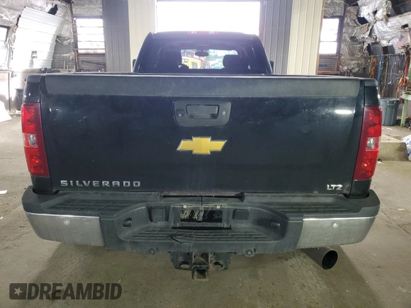 2014 Chevrolet Silverado 3500HD LTZ with VIN 1GC4K1C89EF138109, listed as a Copart auction lot 81026634 with 117,552 mi miles and Salvage Title. Bid and sale history available at carsss.com. Image 6.