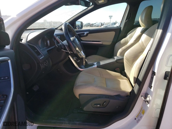 2015 Volvo XC60 T6 Drive-E with VIN YV449MDK1F2704762, listed as a Copart auction lot 72141943 with 92,083 mi miles. Bid and sale history available at carsss.com. Image 7.