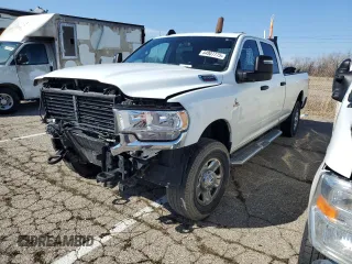 2023 Ram 3500 Tradesman z VIN 3C63R3GL9PG545969, wystawiony jako Copart lot #44907775 z przebiegiem 46 590 mil mil oraz Szkoda całkowita • Salvage title. Historia ofert i sprzedaży dostępna na DreamBid. Obrazek 1.