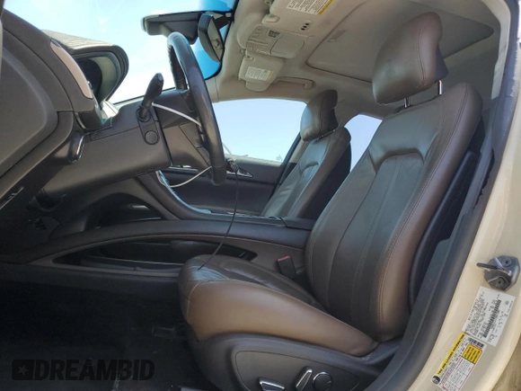 2014 Lincoln MKZ Hybrid z VIN 3LN6L2LU1ER821882, wystawiony jako Copart lot #62751275 z przebiegiem 260 413 mil mil oraz Nie do naprawy • Non repairable. Historia ofert i sprzedaży dostępna na DreamBid. Obrazek 7.