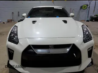 2020 Nissan GT-R Premium z VIN JN1AR5EF7LM100438, wystawiony jako Copart lot #81927084 z przebiegiem Nie podano mil oraz Szkody całkowita. Historia ofert i sprzedaży dostępna na DreamBid. Obrazek 5.