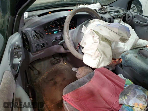 1998 Chrysler Town & Country with VIN 1C4GP54G6WB553053, listed as a Copart auction lot 48794215 with 213,427 mi miles and Salvage Title. Bid and sale history available at DreamBid. Image 8.