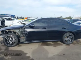 2020 Mercedes-Benz E 350 с VIN W1KZF8DB7LA832522, выставлен на аукционе IAAI как лот 41912241 с пробегом 31 203 миль миль и . История ставок и продаж доступна на DreamBid. Изображение 15.