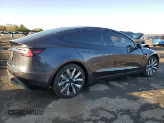 2024 Tesla Model 3 z VIN 5YJ3E1EA7RF760219, wystawiony jako Copart lot #52173225 z przebiegiem 6 730 mil mil oraz Szkoda całkowita • Salvage title. Historia ofert i sprzedaży dostępna na DreamBid. Obrazek 3.