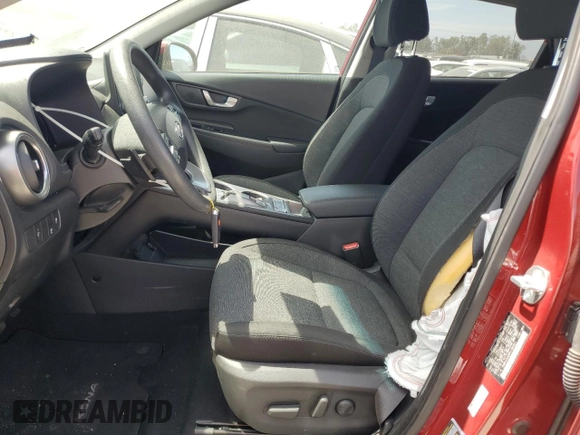 2023 Hyundai Kona SE с VIN KM8K23AG9PU184921, выставлен на аукционе Copart как лот 54088175 с пробегом 57 541 миль миль и Списание • Salvage title. История ставок и продаж доступна на DreamBid. Изображение 7.
