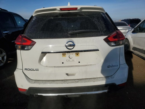 2020 Nissan Rogue SV with VIN KNMAT2MV0LP509546, listed as a Copart auction lot 44196685 with 135,808 mi miles and Salvage Title. Bid and sale history available at carsss.com. Image 6.
