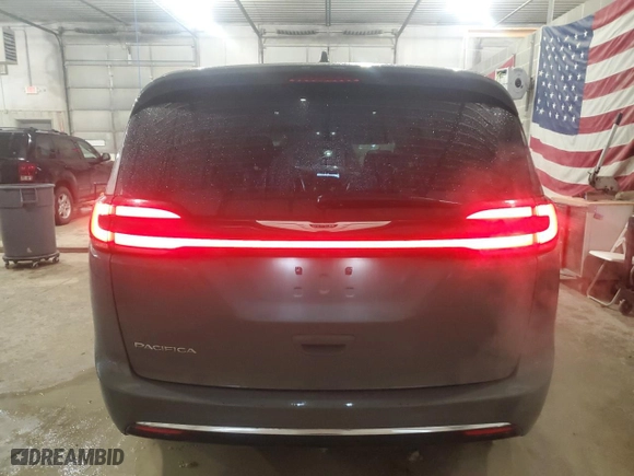 2022 Chrysler Pacifica Touring L with VIN 2C4RC1BG6NR238494, listed as a Copart auction lot 42381315 with 86,866 mi miles and Clean Title. Bid and sale history available at carsss.com. Image 6.