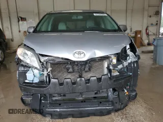 2016 Toyota Sienna XLE with VIN 5TDYK3DCXGS738530, listed as a Copart auction lot 61944505 with 254,176 mi miles and Salvage title. Bid and sale history available at DreamBid. Image 5.