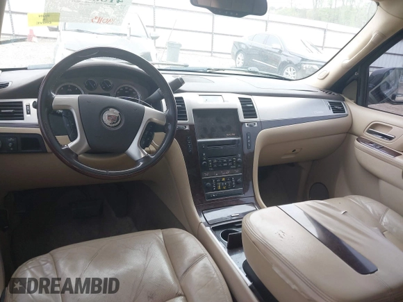 2010 Cadillac Escalade z VIN 1GYUCAEF1AR264105, wystawiony jako IAAI lot #41882488 z przebiegiem 190 113 mil mil oraz . Historia ofert i sprzedaży dostępna na DreamBid. Obrazek 18.