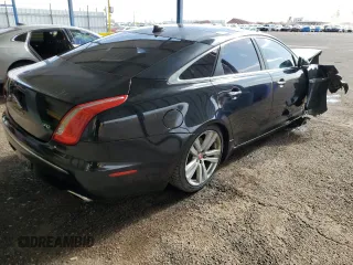 2014 Jaguar XJ with VIN SAJWA1CZ2E8V69885, listed as a Copart auction lot 53163105 with 117,793 mi miles and Clean Title. Bid and sale history available at DreamBid. Image 3.