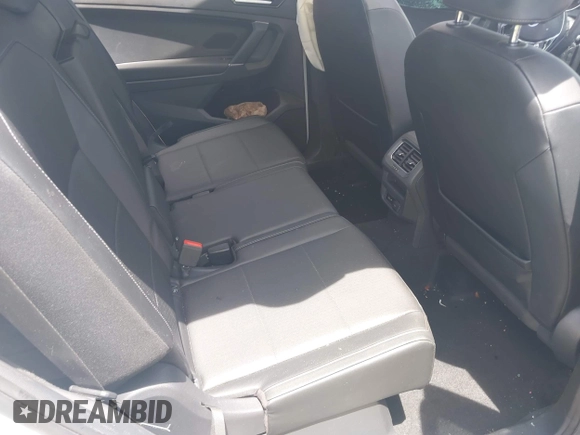 2018 Volkswagen Tiguan SEL with VIN 3VV3B7AX4JM201878, listed as a IAAI auction lot 42083809 with 115,956 mi miles and . Bid and sale history available at DreamBid. Image 8.