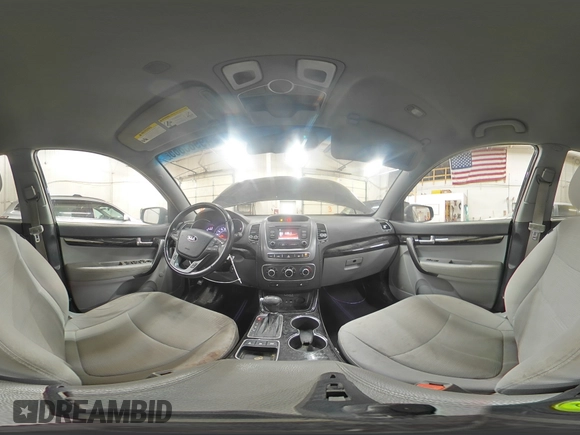 2014 Kia Sorento LX z VIN 5XYKT4A77EG499626, wystawiony jako Copart lot #49983865 z przebiegiem 227 978 mil mil oraz Nie do naprawy • Non repairable. Historia ofert i sprzedaży dostępna na DreamBid. Obrazek 13.
