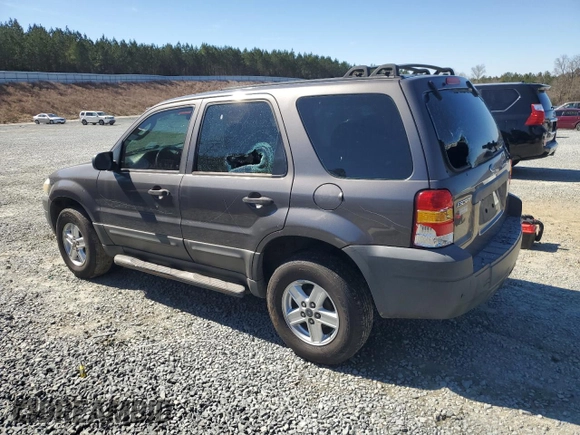 2005 Ford Escape XLS Value с VIN 1FMYU92Z75KB68457, выставлен на аукционе Copart как лот 46427005 с пробегом 144 278 миль миль и Списание • Salvage title. История ставок и продаж доступна на DreamBid. Изображение 2.