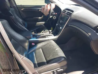 2005 Acura TL with VIN 19UUA66235A024256, listed as a IAAI auction lot 42004726 with 198,679 mi miles. Bid and sale history available at carsss.com. Image 5.