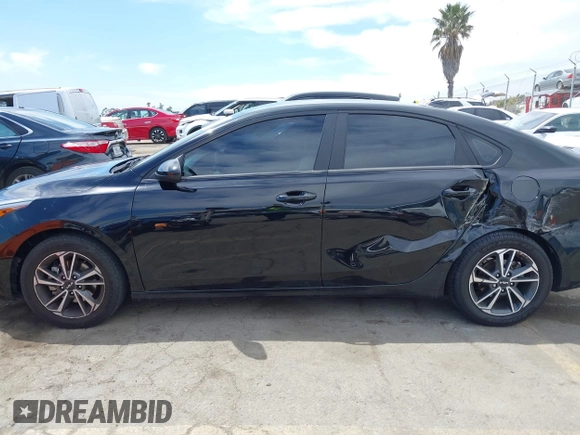 2022 Kia Forte LXS with VIN 3KPF24AD3NE450379, listed as a IAAI auction lot 42014796 with 109,296 mi miles. Bid and sale history available at carsss.com. Image 14.