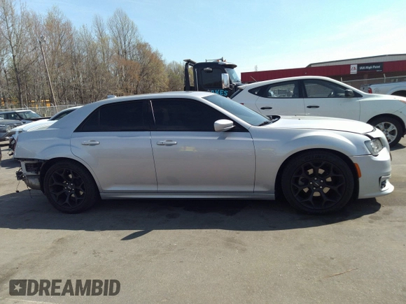 2020 Chrysler 300 S z VIN 2C3CCABGXLH103516, wystawiony jako IAAI lot #41918657 z przebiegiem 88 521 mil mil oraz . Historia ofert i sprzedaży dostępna na DreamBid. Obrazek 14.