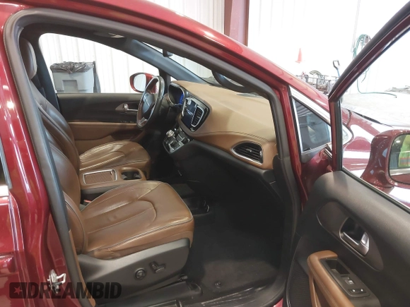 2020 Chrysler Pacifica Limited z VIN 2C4RC1GG8LR240673, wystawiony jako IAAI lot #41899834 z przebiegiem 83 504 mil mil oraz . Historia ofert i sprzedaży dostępna na DreamBid. Obrazek 5.
