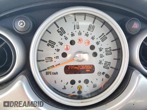 2006 MINI Hardtop with VIN WMWRC33536TK73980, listed as a Copart auction lot 45851425 with 206,982 mi miles and Clean title. Bid and sale history available at DreamBid. Image 9.
