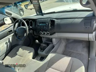 2010 Toyota Tacoma z VIN 5TEPX4EN6AZ695401, wystawiony jako Copart lot #56636935 z przebiegiem 178 262 mil mil oraz Czysty tytuł • Clean title. Historia ofert i sprzedaży dostępna na DreamBid. Obrazek 8.