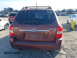 2008 Hyundai Tucson SE with VIN KM8JN12D28U913130, listed as a IAAI auction lot 41915402 with 208,907 mi miles. Bid and sale history available at carsss.com. Image 17.