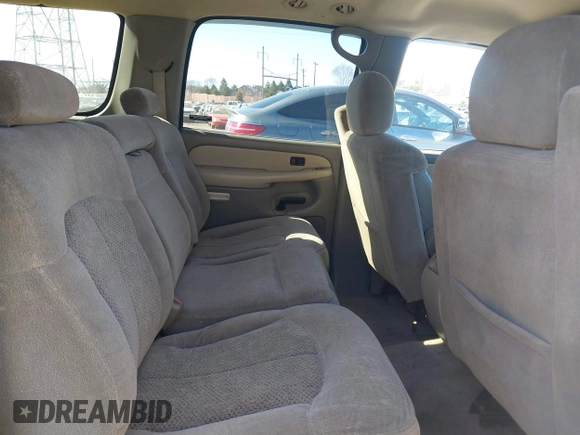 2000 Chevrolet Suburban LT with VIN 3GNFK16T8YG107680, listed as a IAAI auction lot 41883345 with 217,659 mi miles. Bid and sale history available at carsss.com. Image 8.