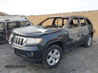 2013 Jeep Grand Cherokee Laredo с VIN 1C4RJFAG2DC620484, выставлен на аукционе IAAI как лот 41082838 с пробегом Не указан миль и . История ставок и продаж доступна на DreamBid. Изображение 2.