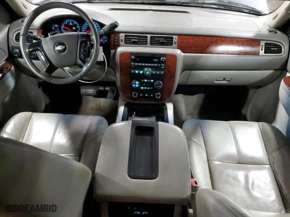 2010 Chevrolet Suburban LT with VIN 1GNUKJE30AR212437, listed as a Copart auction lot 88892185 with 343,089 mi miles and Salvage Title. Bid and sale history available at carsss.com. Image 8.