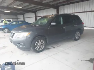 2013 Nissan Pathfinder SL with VIN 5N1AR2MM2DC608721, listed as a IAAI auction lot 42005519 with 141,748 mi miles. Bid and sale history available at carsss.com. Image 2.