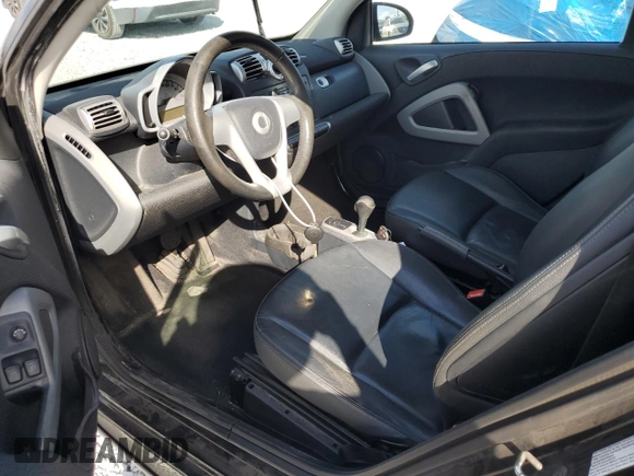 2009 Smart fortwo Passion z VIN WMEEK31X69K221523, wystawiony jako Copart lot #45155415 z przebiegiem 133 638 mil mil oraz Czysty tytuł • Clean title. Historia ofert i sprzedaży dostępna na DreamBid. Obrazek 8.
