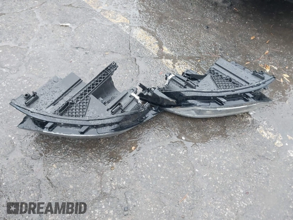 2022 Volkswagen Tiguan S z VIN 3VV1B7AXXNM149461, wystawiony jako IAAI lot #41746132 z przebiegiem 22 832 mil mil oraz . Historia ofert i sprzedaży dostępna na DreamBid. Obrazek 12.