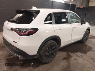 2024 Honda HR-V Sport with VIN 3CZRZ2H57RM734230, listed as a IAAI auction lot 41595087 with 15,272 mi miles. Bid and sale history available at carsss.com. Image 4.