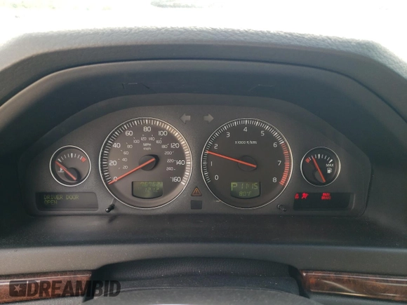 2005 Volvo S80 z VIN YV1TS592251392046, wystawiony jako Copart lot #55483455 z przebiegiem 76 762 mil mil oraz Szkoda całkowita • Salvage title. Historia ofert i sprzedaży dostępna na DreamBid. Obrazek 9.