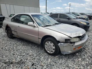 1997 Honda Accord LX with VIN 1HGCD7230VA027915, listed as a Copart auction lot 58961425 with 200,814 mi miles and Salvage title. Bid and sale history available at DreamBid. Image 4.