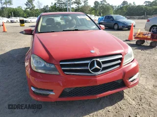 2014 Mercedes-Benz C 250 Sport z VIN WDDGF4HBXER304424, wystawiony jako Copart lot #55074935 z przebiegiem 192 618 mil mil oraz Czysty tytuł • Clean title. Historia ofert i sprzedaży dostępna na DreamBid. Obrazek 5.