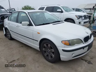 2004 BMW 3 Series 325i with VIN WBAAZ33444KP85964, listed as a IAAI auction lot 42024989 with 165,813 mi miles. Bid and sale history available at carsss.com. Image 1.