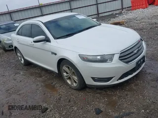 2013 Ford Taurus SEL z VIN 1FAHP2E88DG214813, wystawiony jako IAAI lot #41442093 z przebiegiem 195 789 mil mil oraz . Historia ofert i sprzedaży dostępna na DreamBid. Obrazek 1.