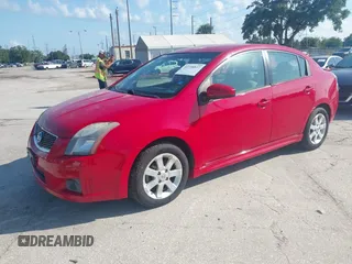 2012 Nissan Sentra S z VIN 3N1AB6AP8CL705426, wystawiony jako IAAI lot #42598817 z przebiegiem 139 781 mil mil oraz . Historia ofert i sprzedaży dostępna na DreamBid. Obrazek 2.