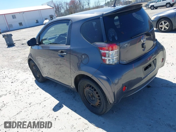 2013 Scion iQ z VIN JTNJJXB00DJ022972, wystawiony jako IAAI lot #41841135 z przebiegiem 105 096 mil mil oraz . Historia ofert i sprzedaży dostępna na DreamBid. Obrazek 3.