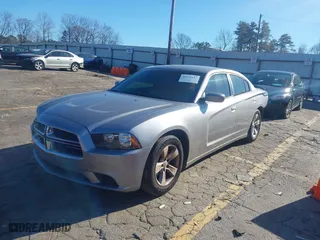 2014 Dodge Charger SE with VIN 2C3CDXBG8EH192960, listed as a IAAI auction lot 41231127 with 184,647 mi miles. Bid and sale history available at carsss.com. Image 17.