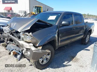 2014 Toyota Tacoma with VIN 5TFLU4EN4EX107161, listed as a IAAI auction lot 41411872 with 134,273 mi miles. Bid and sale history available at carsss.com. Image 2.