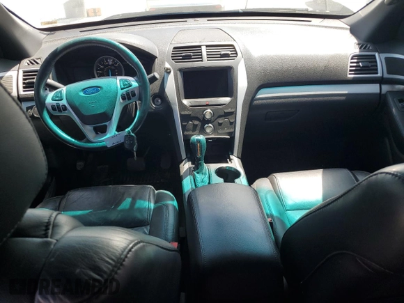 2014 Ford Explorer XLT z VIN 1FM5K8D86EGC51338, wystawiony jako Copart lot #56371585 z przebiegiem 216 271 mil mil oraz Szkody całkowita. Historia ofert i sprzedaży dostępna na DreamBid. Obrazek 8.