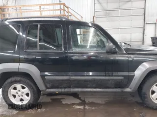 2005 Jeep Liberty Sport with VIN 1J4GL48K75W508905, listed as a IAAI auction lot 41933919 with 203,514 mi miles. Bid and sale history available at carsss.com. Image 13.