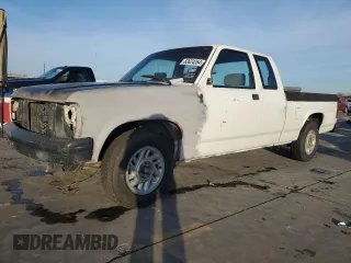 1992 Dodge Dakota with VIN 1B7FL23X1NS683067, listed as a Copart auction lot 83624264 with 122,045 mi miles and Clean Title. Bid and sale history available at carsss.com. Image 1.