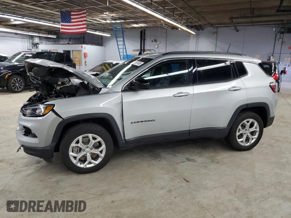 2024 Jeep Compass Latitude with VIN 3C4NJDBN9RT137912, listed as a Copart auction lot 52561465 with 14,290 mi miles and Salvage title. Bid and sale history available at DreamBid. Image 1.