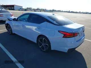 2025 Nissan Altima SR with VIN 1N4BL4CV6SN322491, listed as a IAAI auction lot 41549681 with 4,119 mi miles and . Bid and sale history available at DreamBid. Image 3.